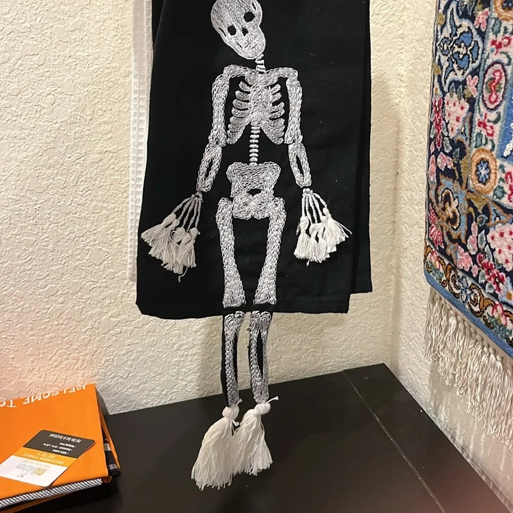 Bundle of tea and kitchen Halloween towels